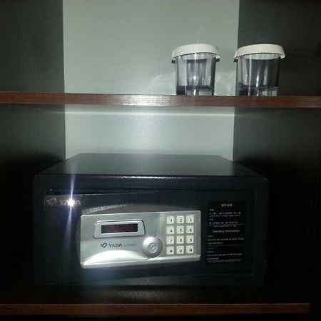 Royal Petrol Hotel تالديكورغان الغرفة الصورة