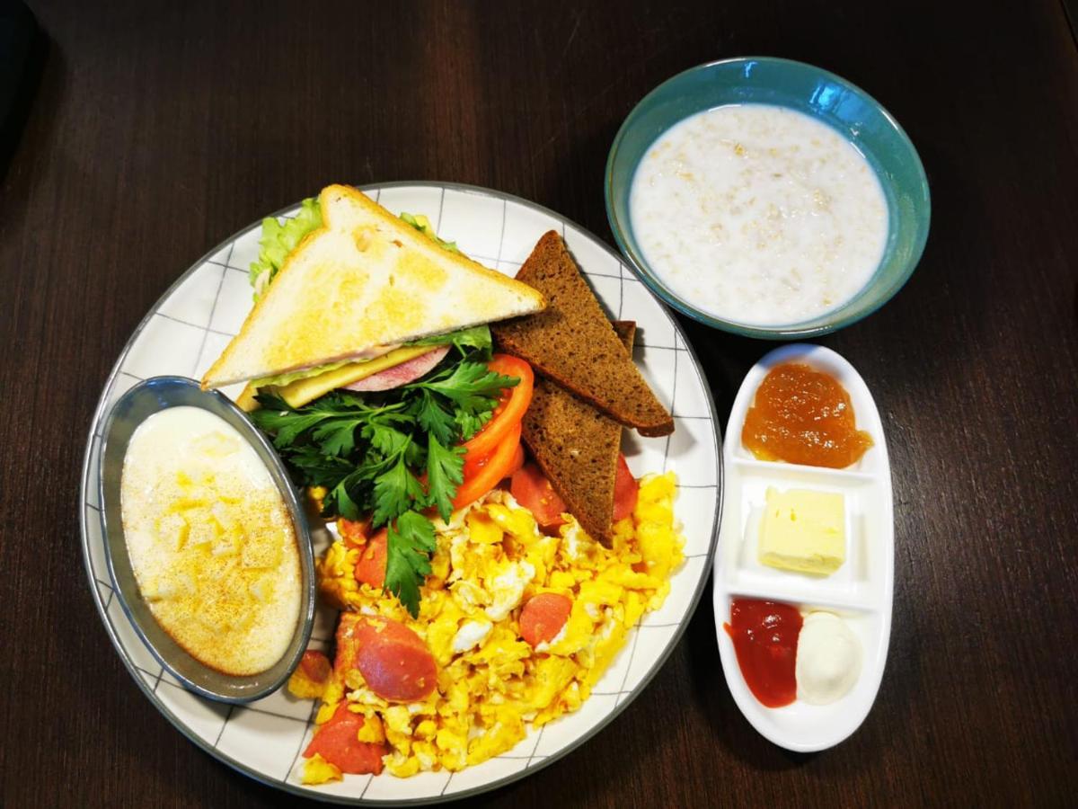 Royal Petrol Hotel تالديكورغان المظهر الخارجي الصورة