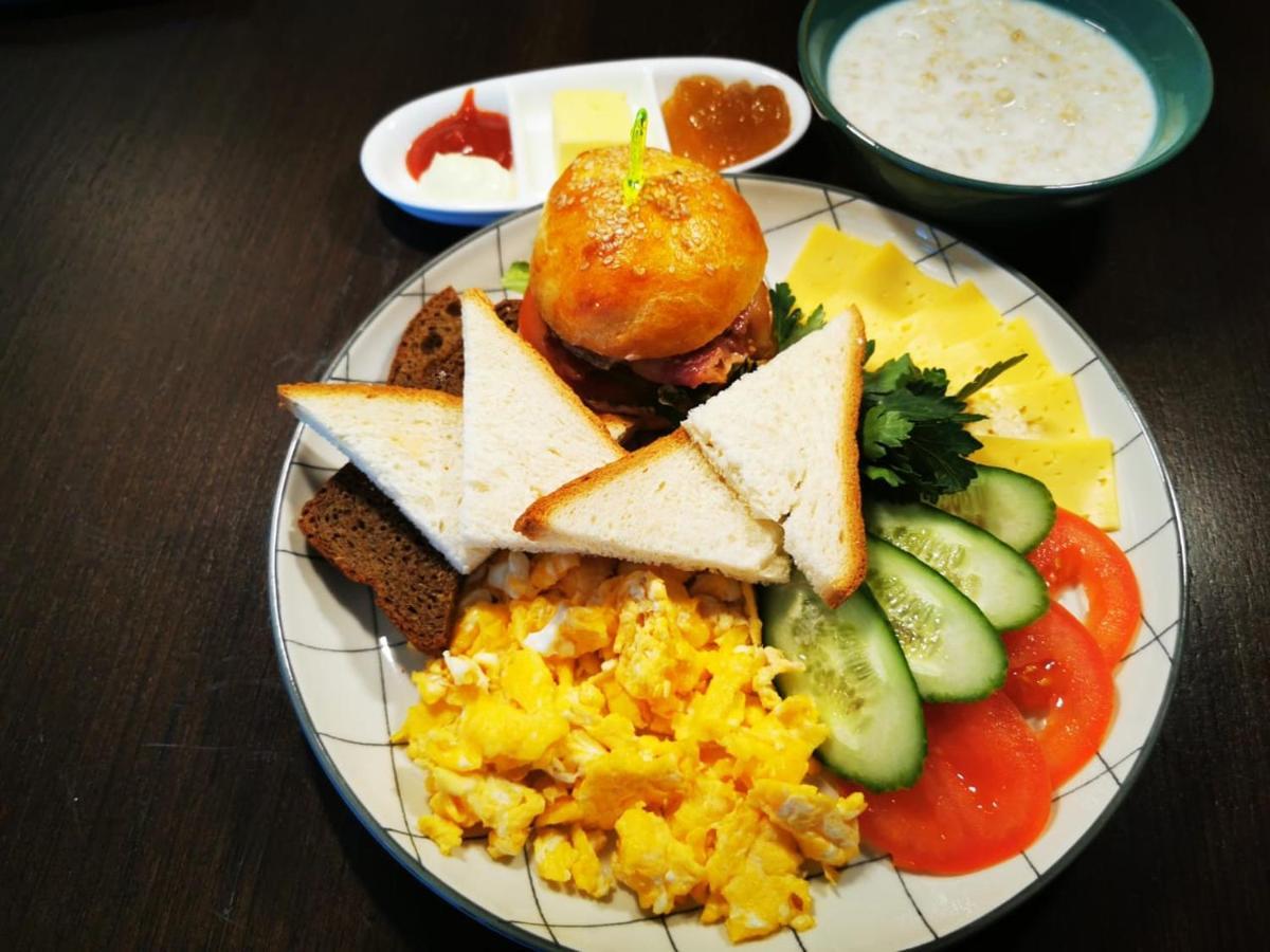 Royal Petrol Hotel تالديكورغان المظهر الخارجي الصورة