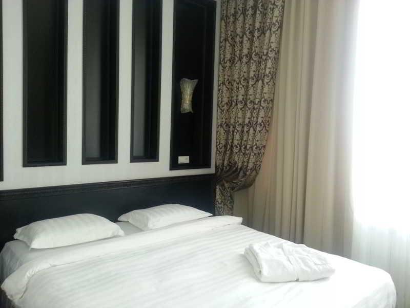 Royal Petrol Hotel تالديكورغان المظهر الخارجي الصورة