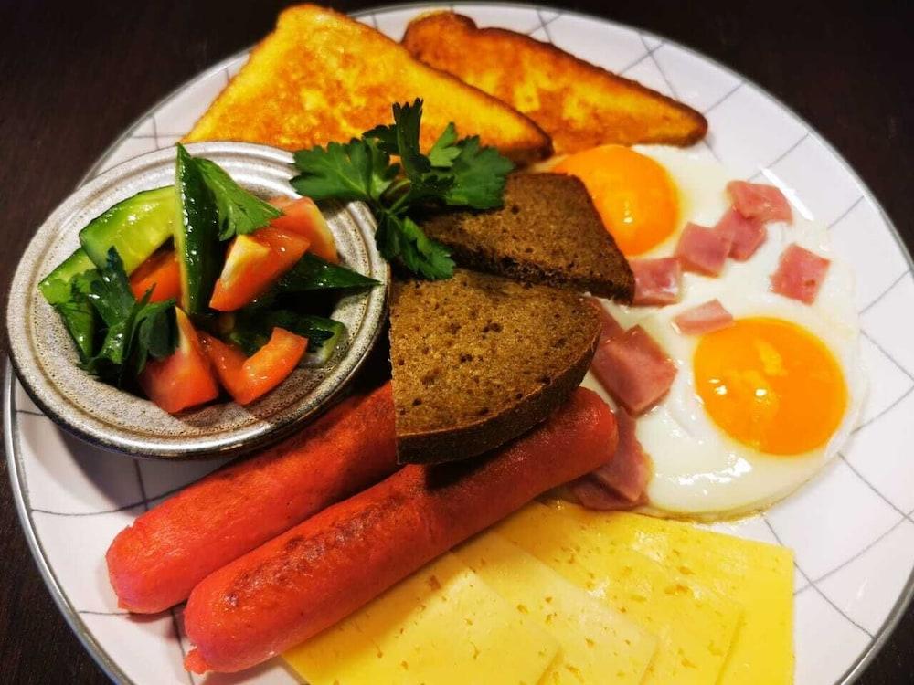 Royal Petrol Hotel تالديكورغان المظهر الخارجي الصورة